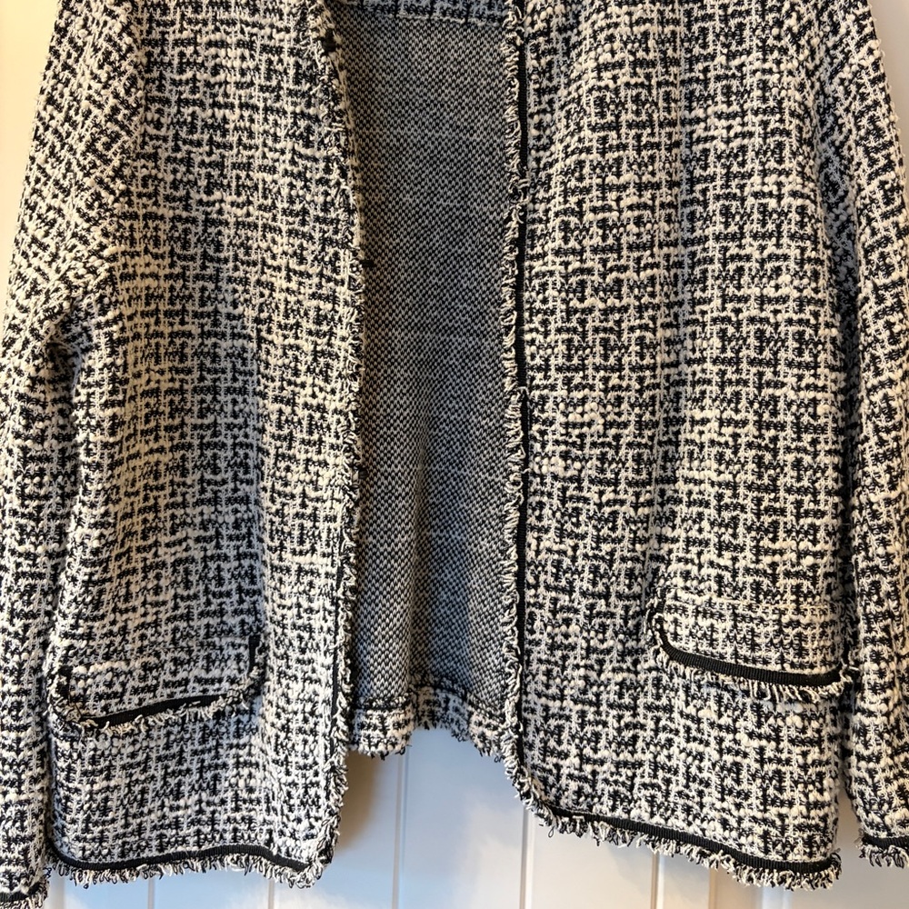 Max Studio Black and White Textured Blazer